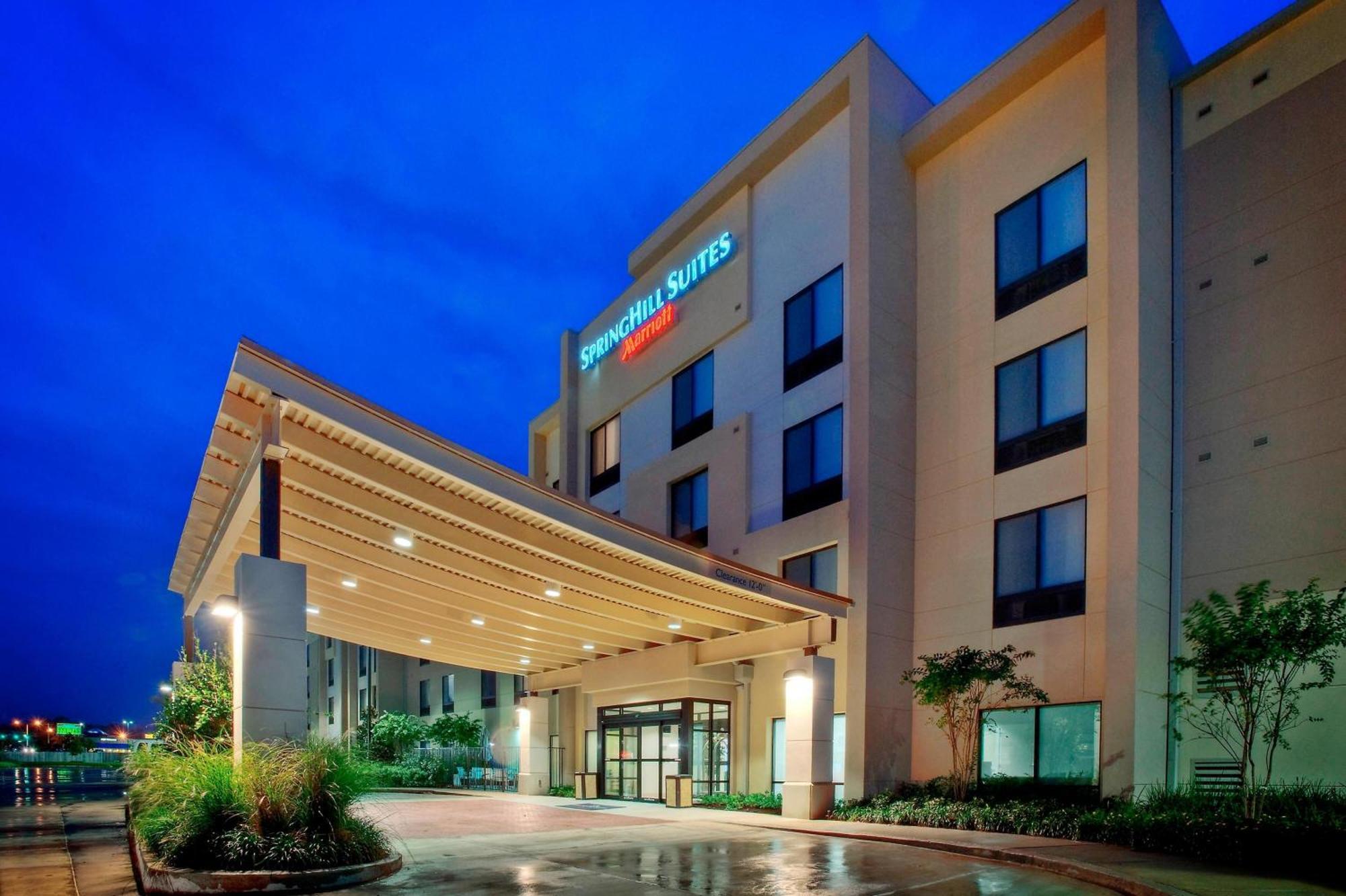 Hotel Springhill By Marriott North / Airport